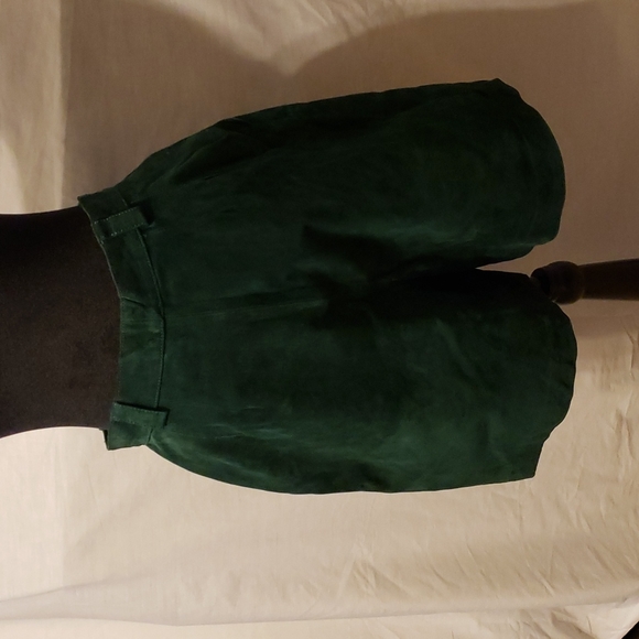Green suede skort - Picture 3 of 6